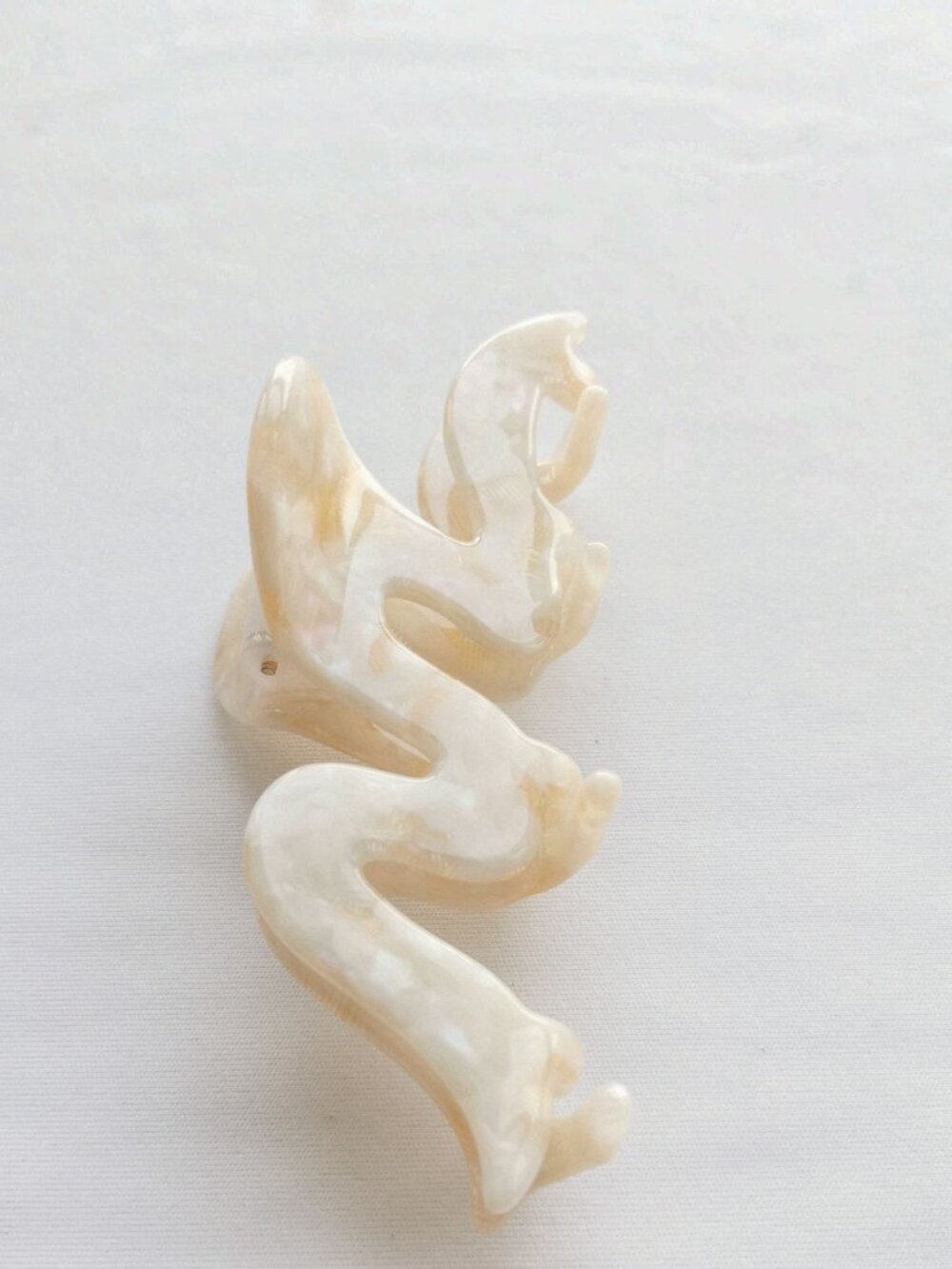 Pastel Yellow Floral Hair Claw Clip Elegant Pearlized Petal Hair Accessory - Picture 3 of 4